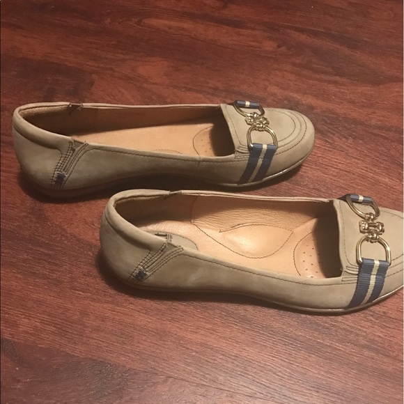 Sofft tan suede loafers - Picture 1 of 4